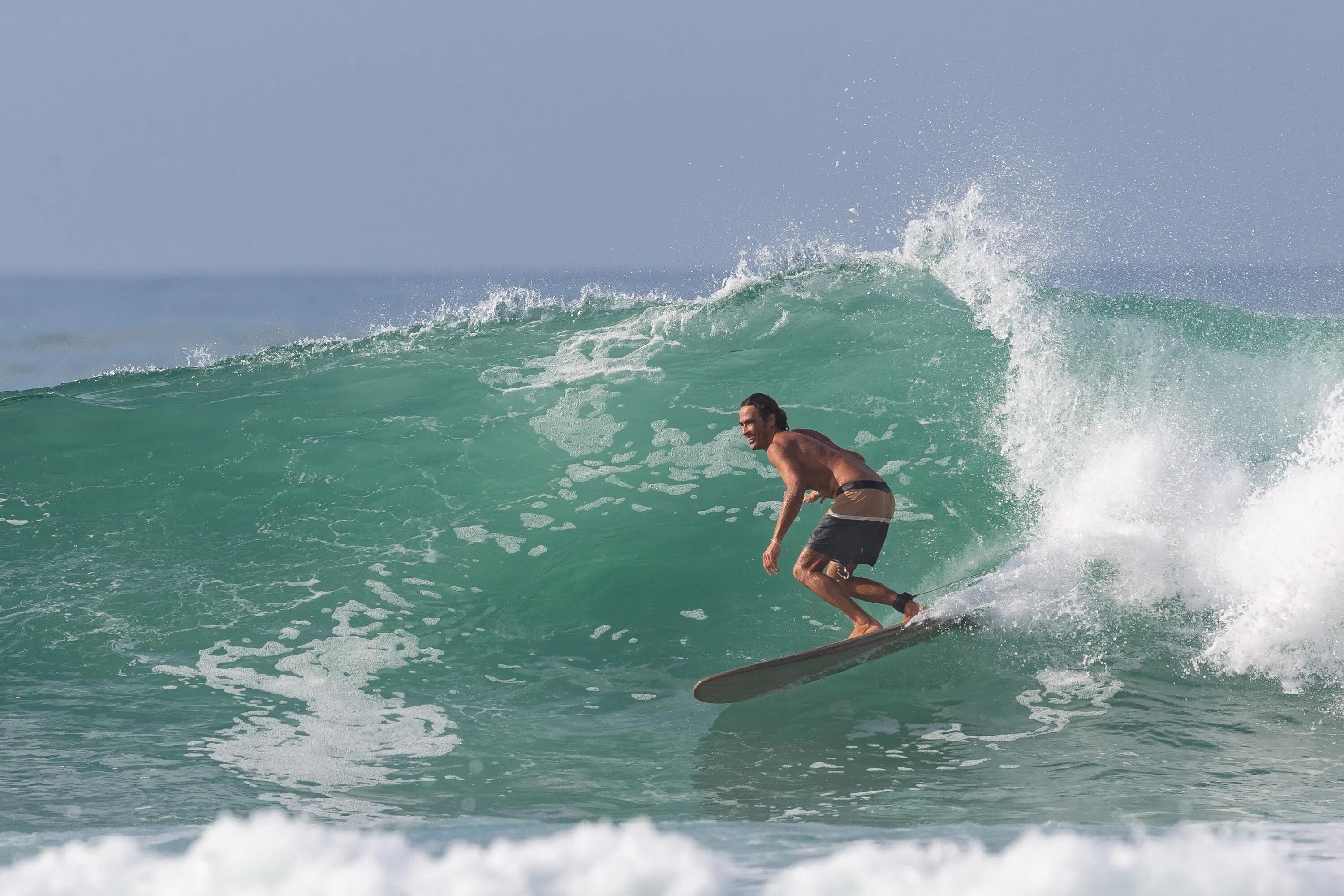 Hybrid 8'" 500 limited edition surfboard, supplied with 3 fins. 11/20