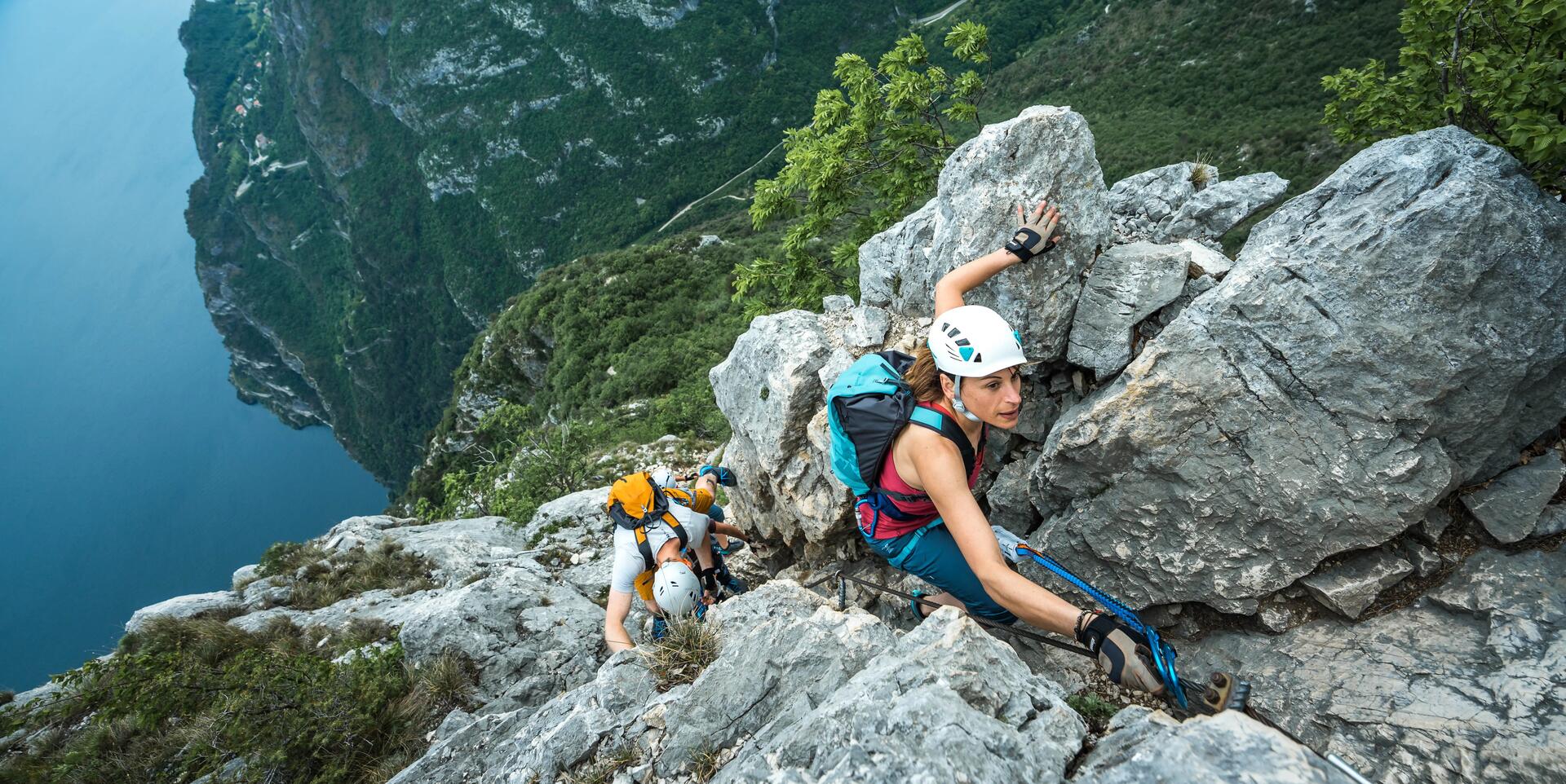 Alles im Griff: So findest du die richtigen Klettersteighandschuhe für die Via Ferrata
