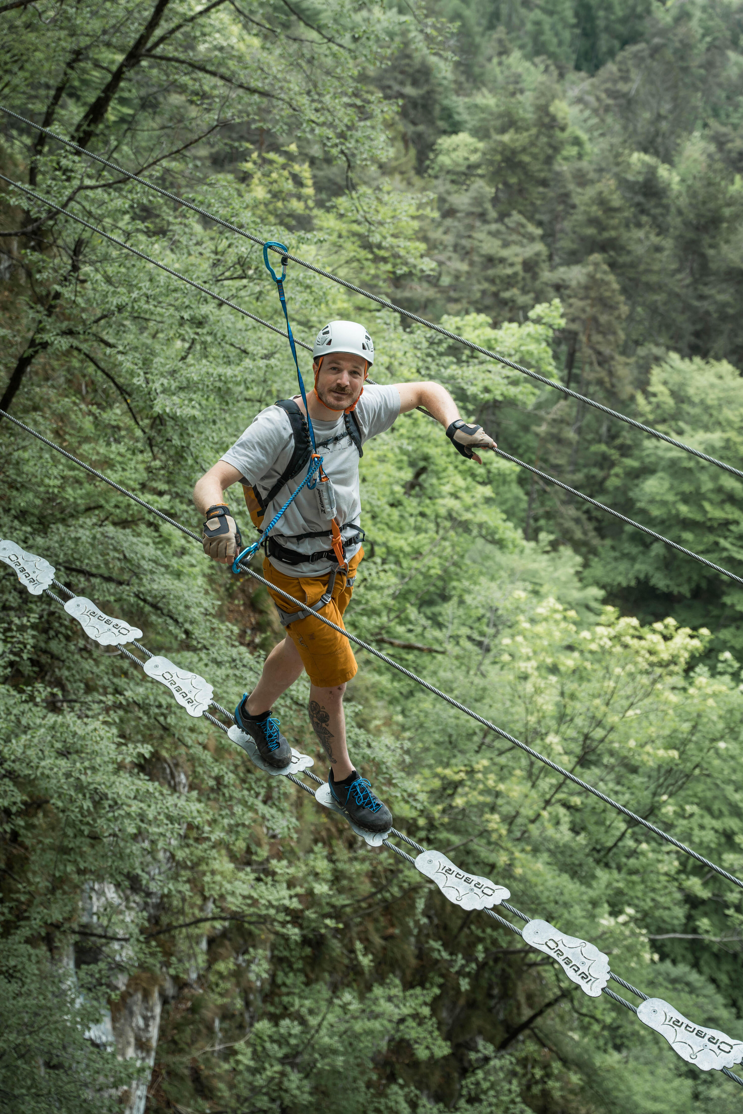 CLIMBING AND MOUNTAINEERING HELMET -  ROCK GREY 2/8