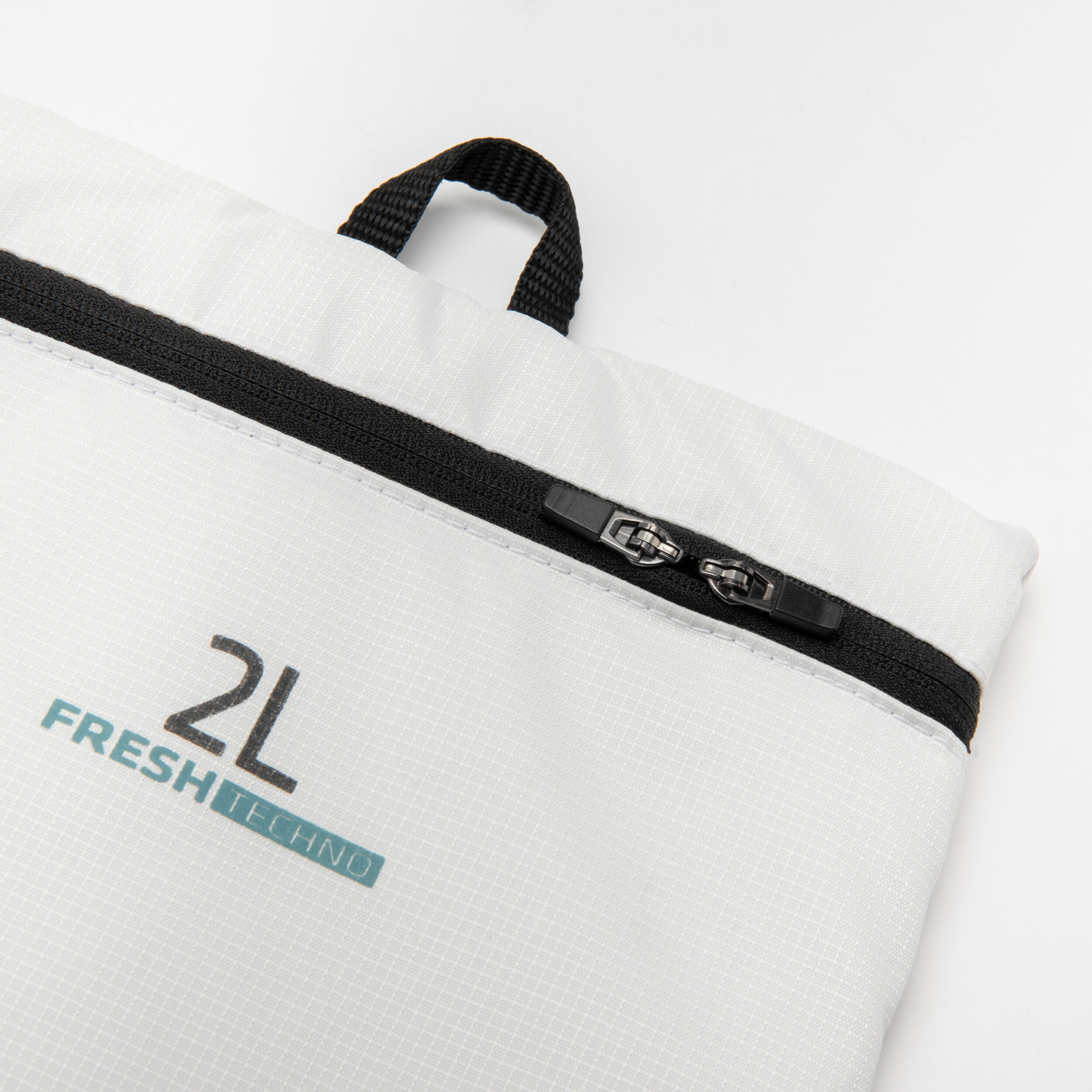 White insulated clearance bag