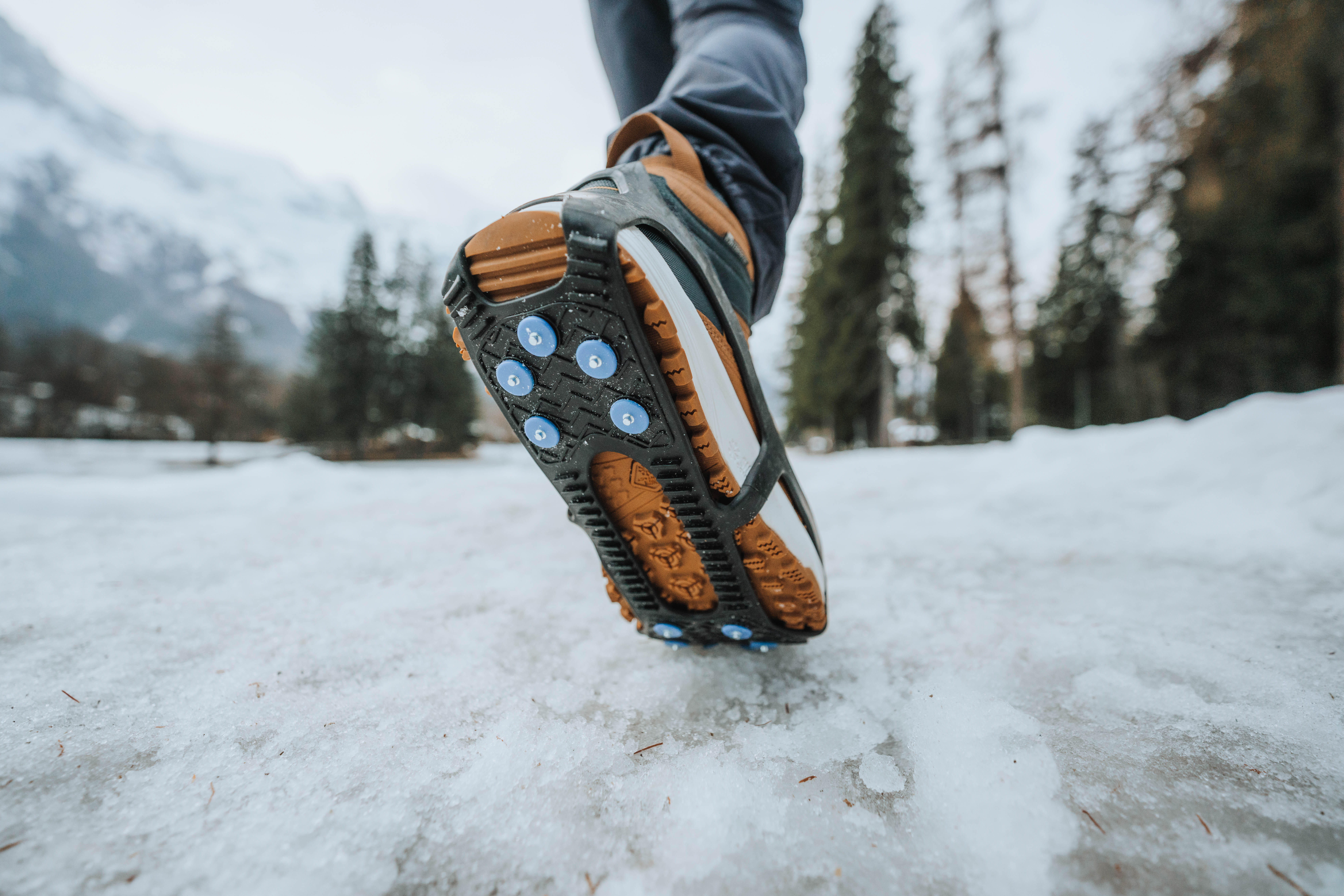 Snow Hiking Crampons - SH 100 Sizes XS to XL - QUECHUA