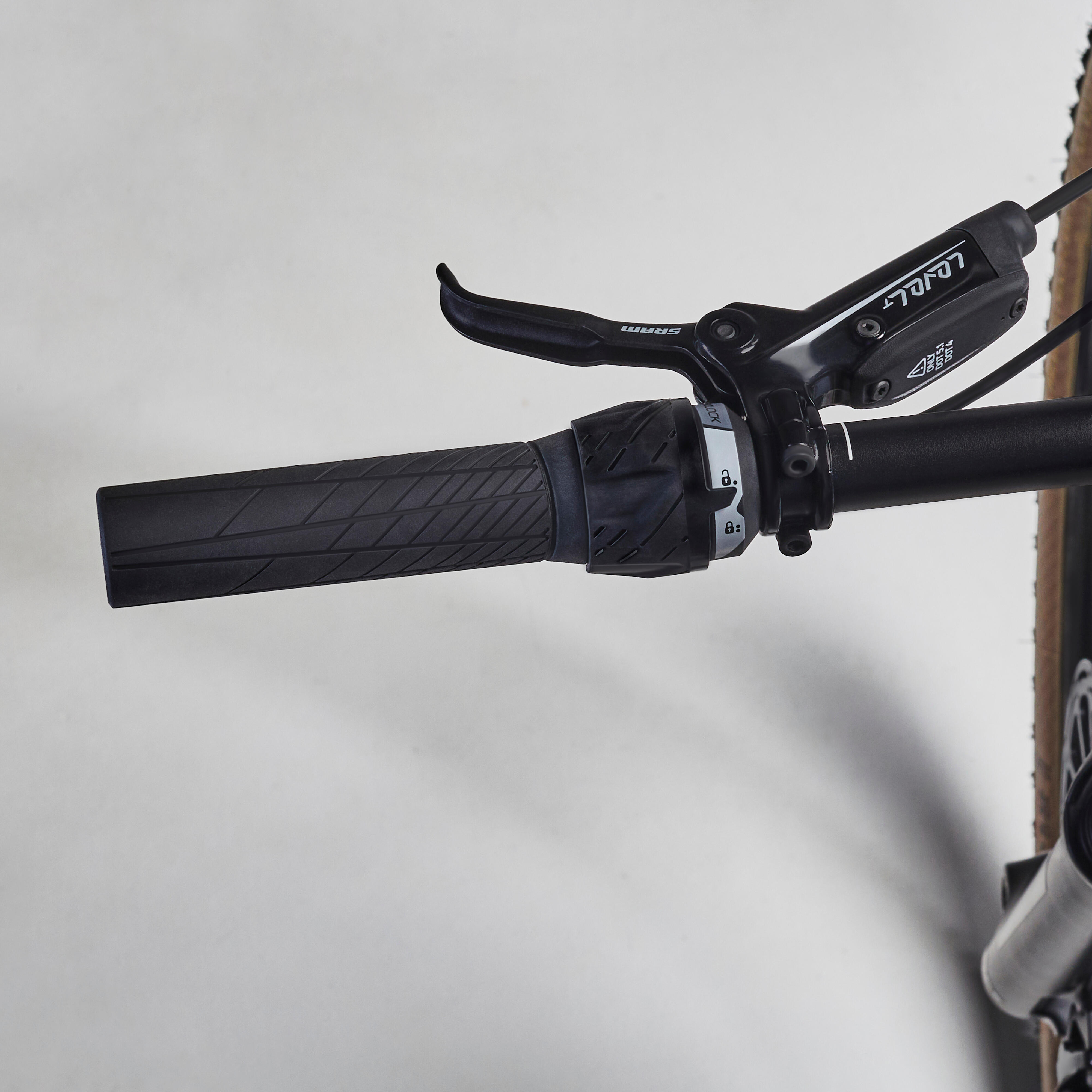 ROCKRIDER Horský bicykel XC Race 900 GX Eagle kolesá Mavic Crossmax XL (185-200 cm) · záber 11