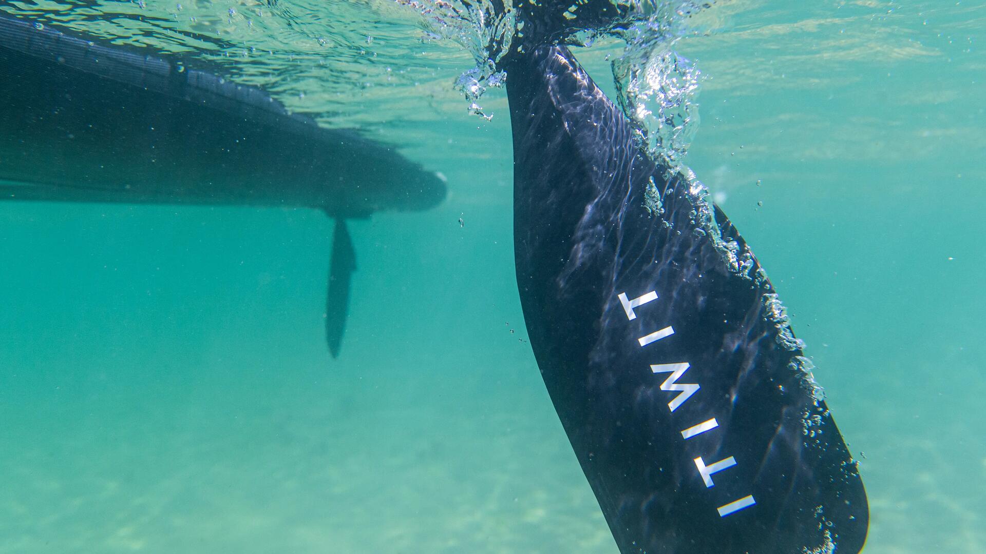 Itiwit paddle entering the water viewed from underwater.