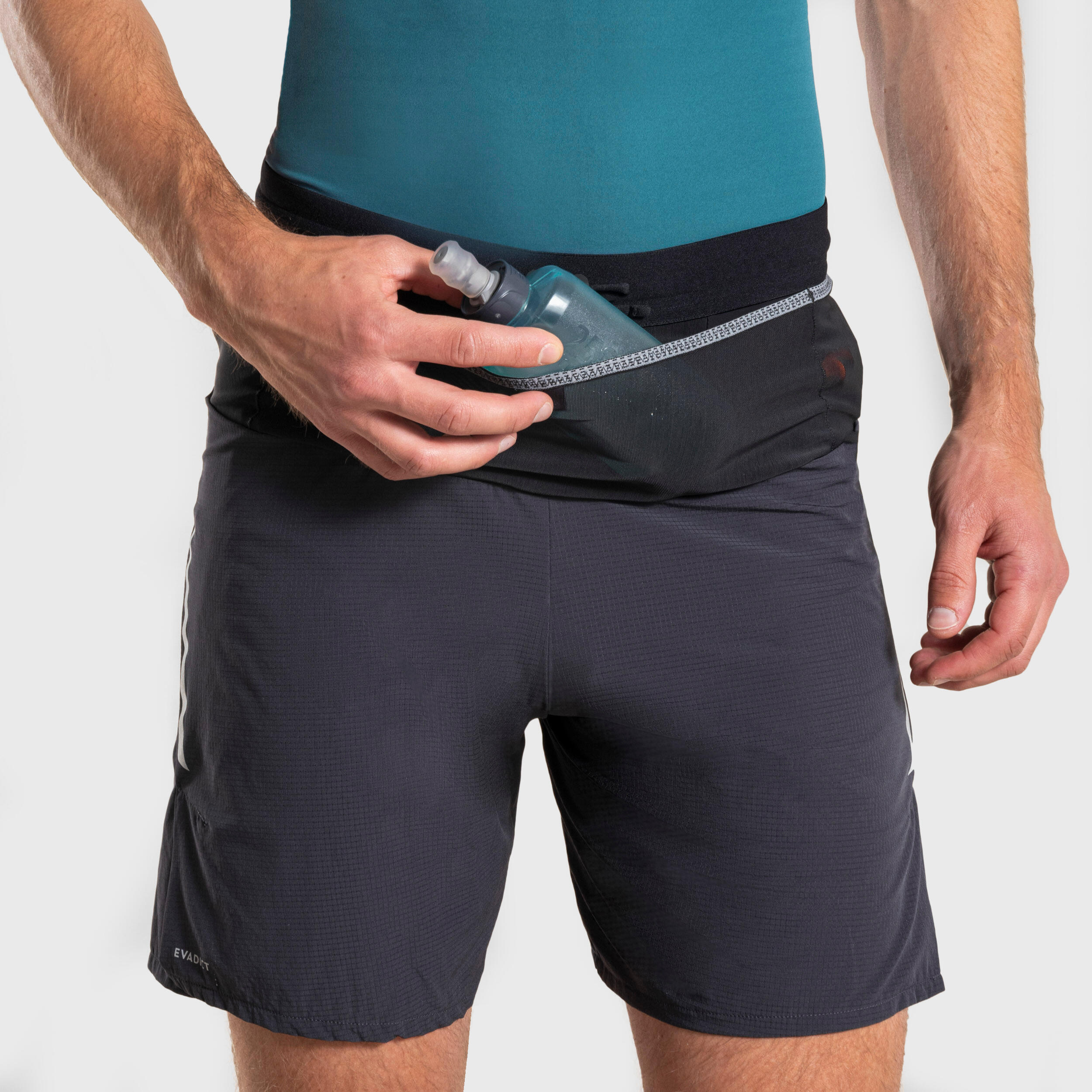 Laufshorts Trailrunning Herren - Run 900 Ultra dunkelgrau 6/7