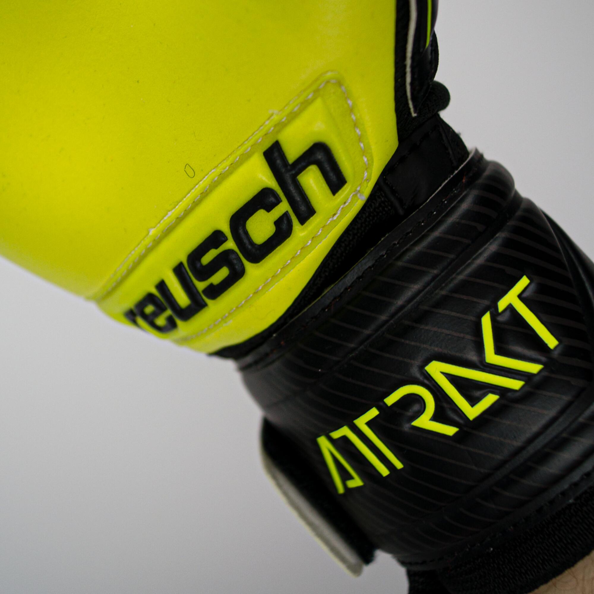 Adult Goalkeeper Glove Attrakt Evolution 7/11