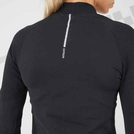 חולצת טי ארוכה לנשים לריצה ללא תפרים KIPRUN SKINCARE  - שחור