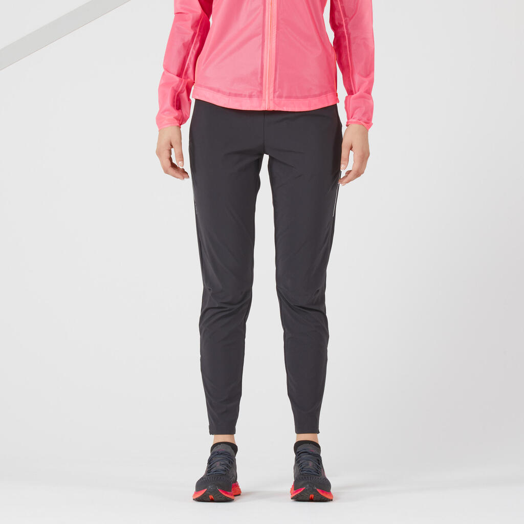 KIPRUN LIGHT FITTED WOMEN'S RUNNING TROUSERS - BLACK