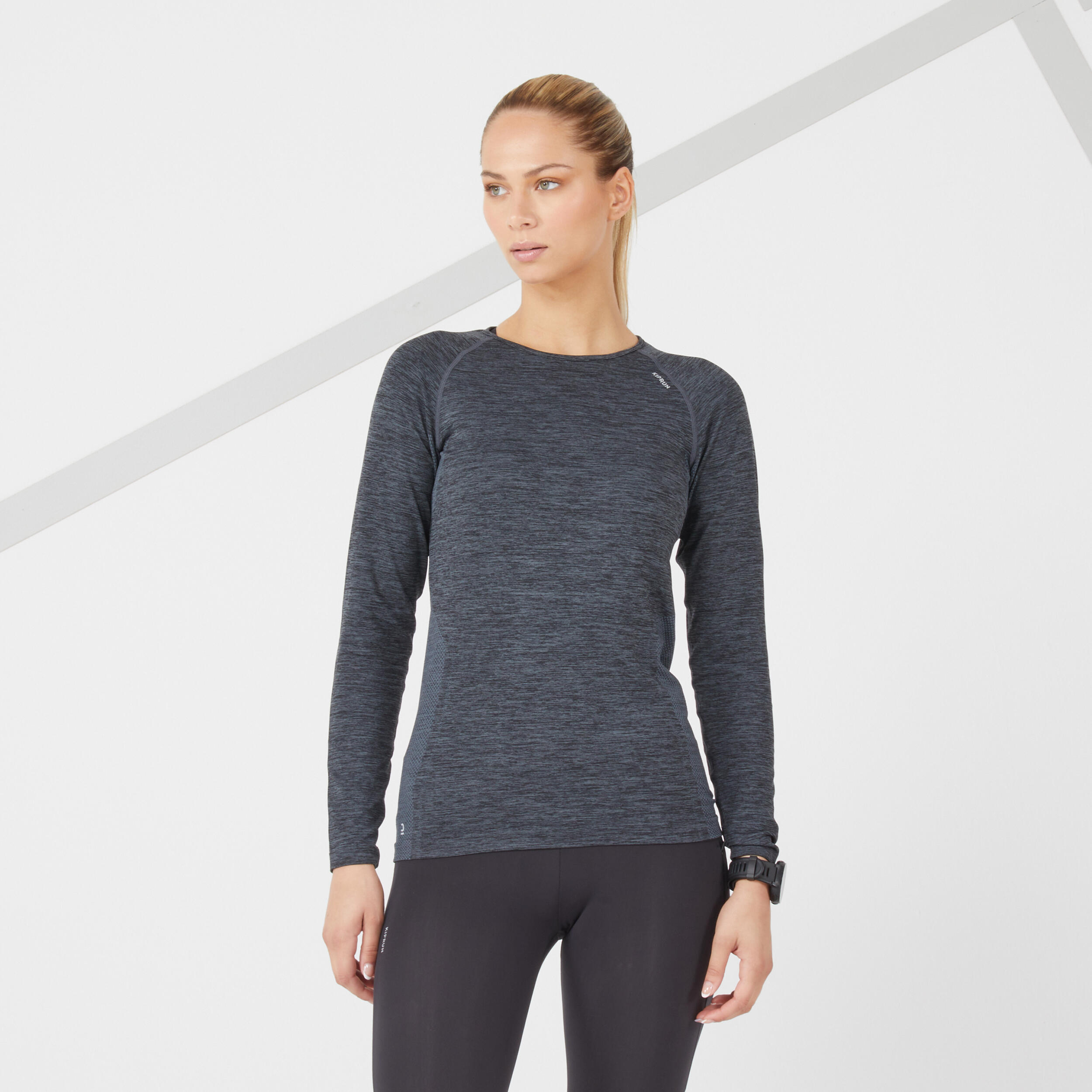 KIPRUN KIPRUN SKINCARE LIGHT WOMEN'S RUNNING BREATHABLE LONG-SLEEVED T-SHIRT - BLACK