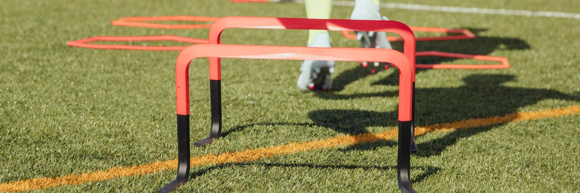 Bodem verankering voor voetbalgoal met 2 spiraalankers
