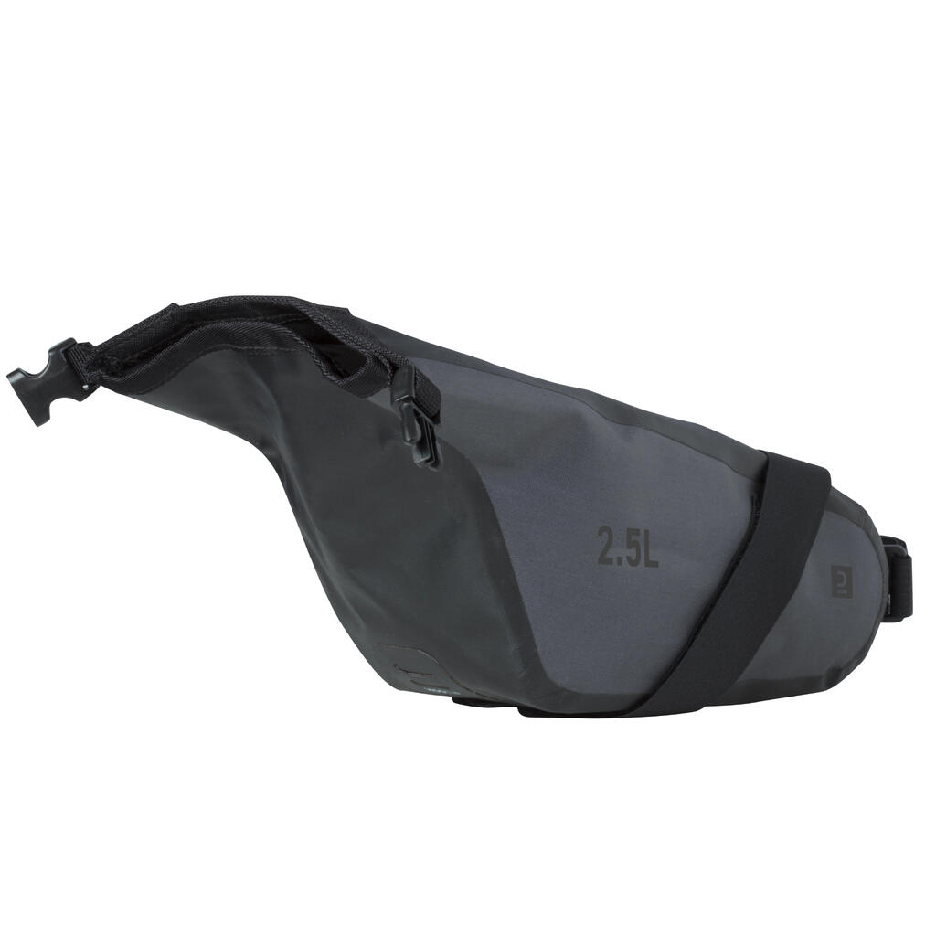 Riteņbraukšanas ūdensnecaurlaidīga sēdekļa soma ar 2.5 l ietilpību, melna