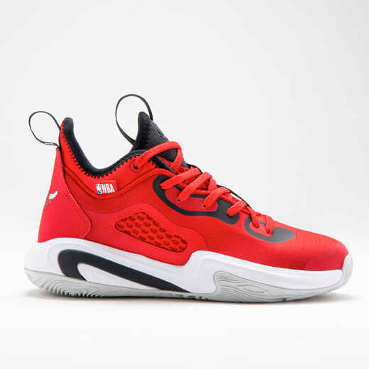 
      Kids' Basketball Shoes SE900 Mini Me - Red/NBA Chicago Bulls
  