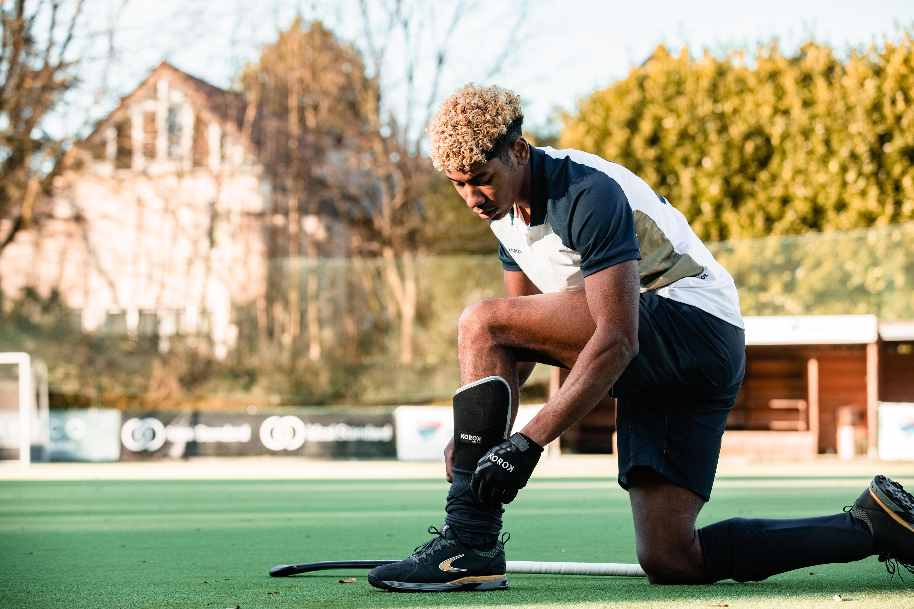 Scheenbeschermers voor hockey gemiddeld intensief volwassenen FH500 zwart grijs 8/8
