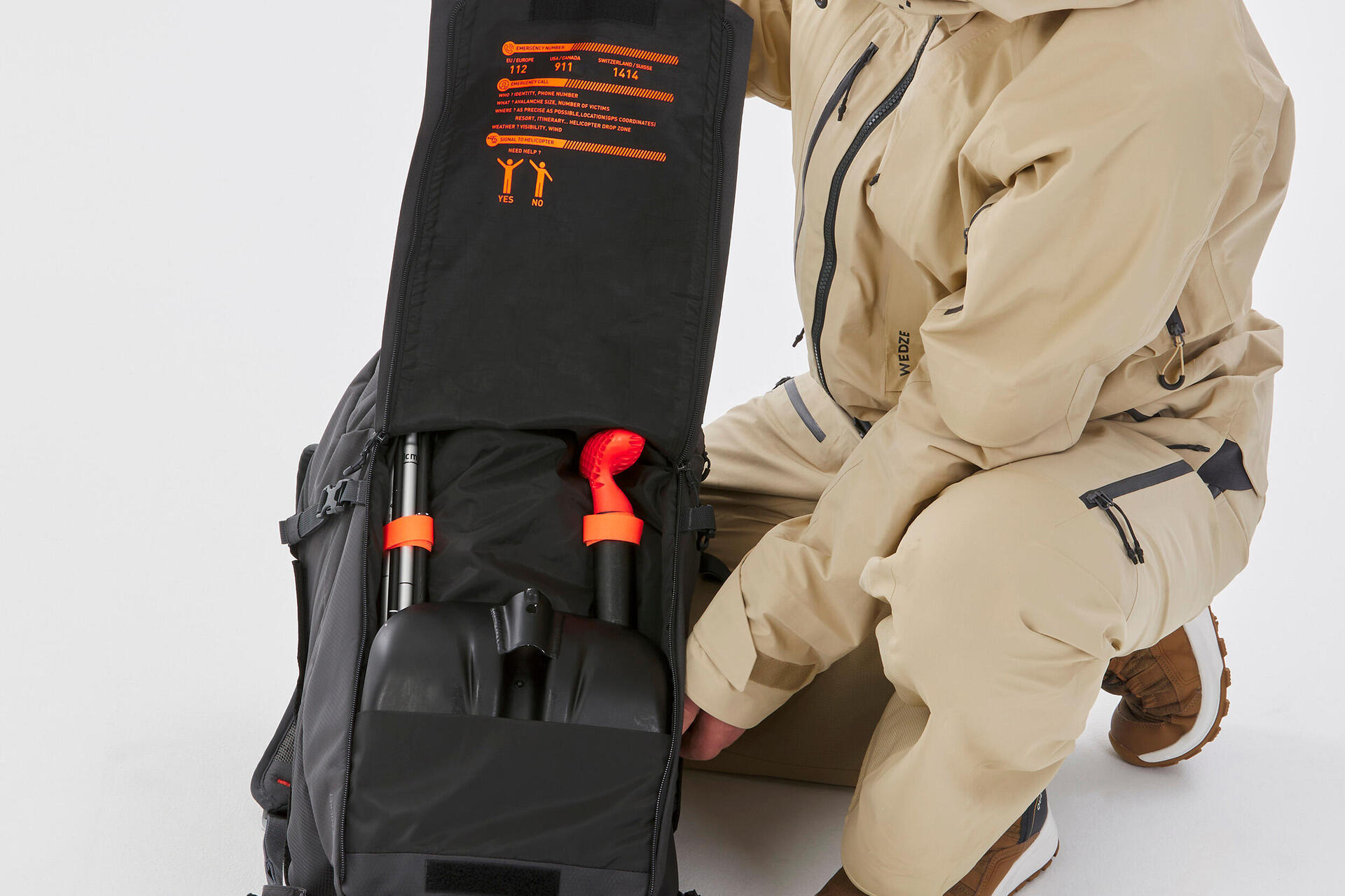How to choose a ski or snowboard backpack?