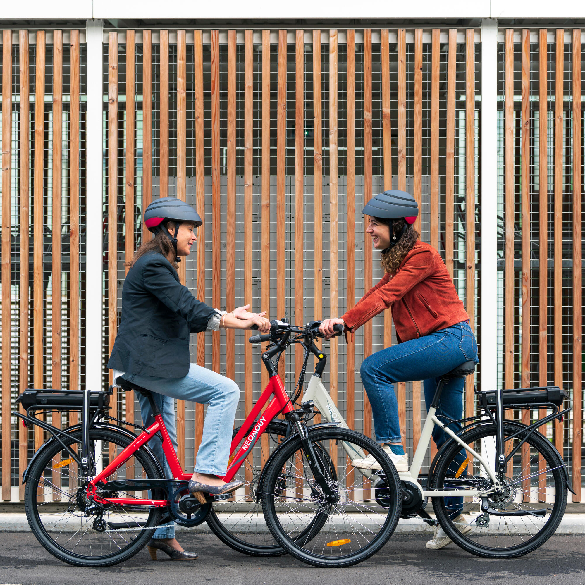 Vélo ville électrique - NEOMOUV Allegria 2 Hydraulique - Graphite 18/19