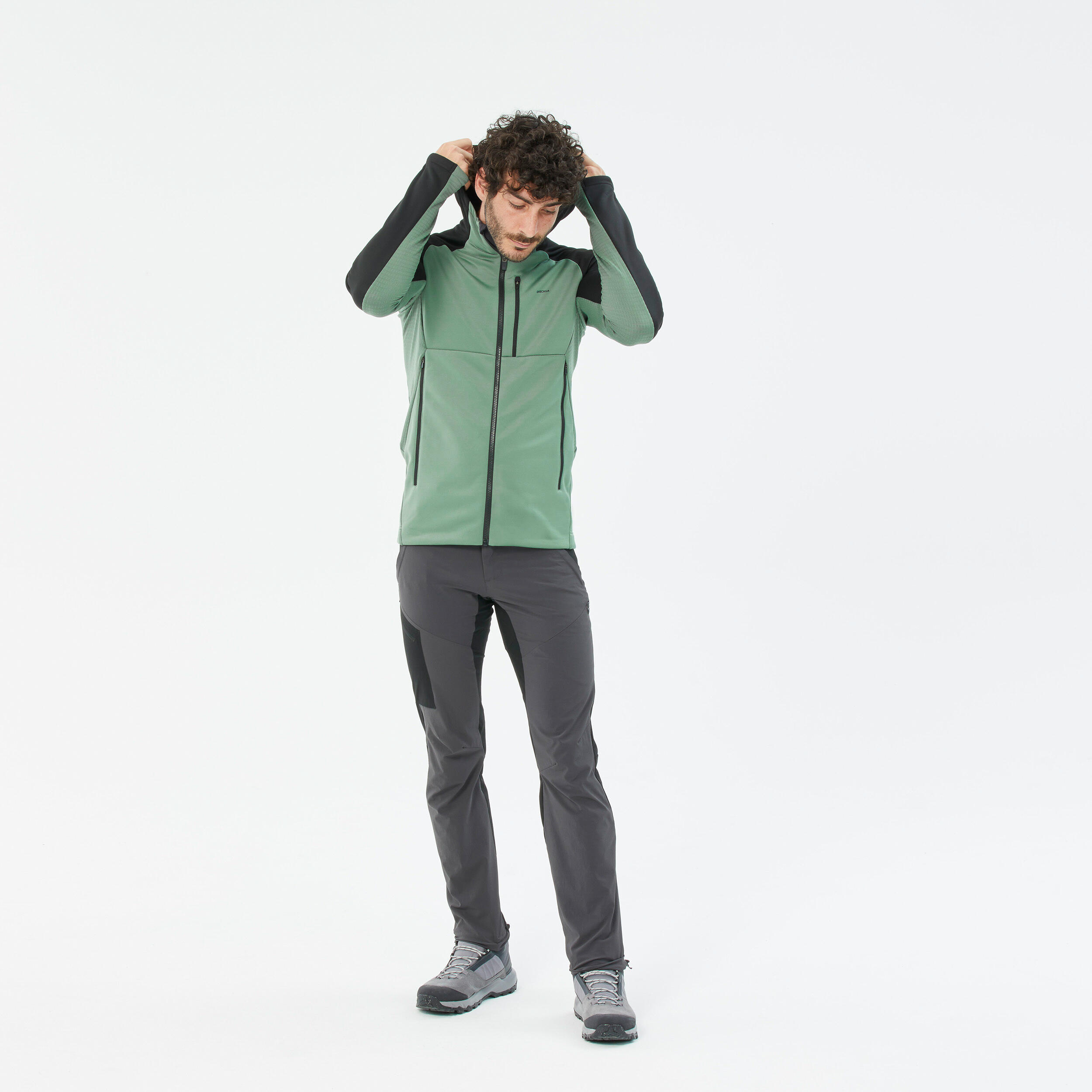 QUECHUA Pánska turistická fleecová mikina mh500 Hood S · záber 3