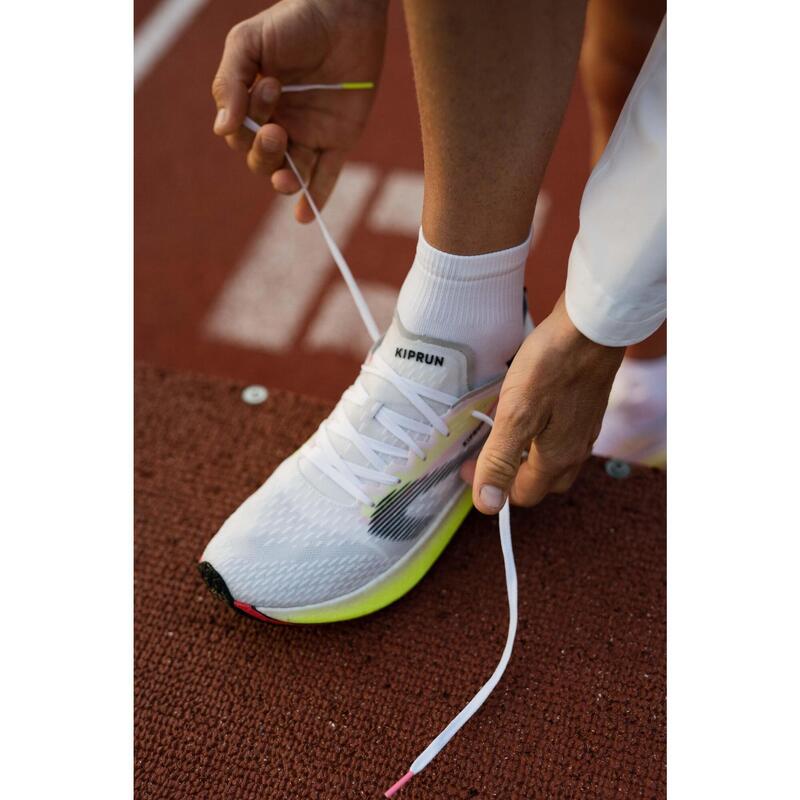 Decathlon lance une nouvelle paire de running haute performance pour  concurrencer Nike. - Altavia Watch