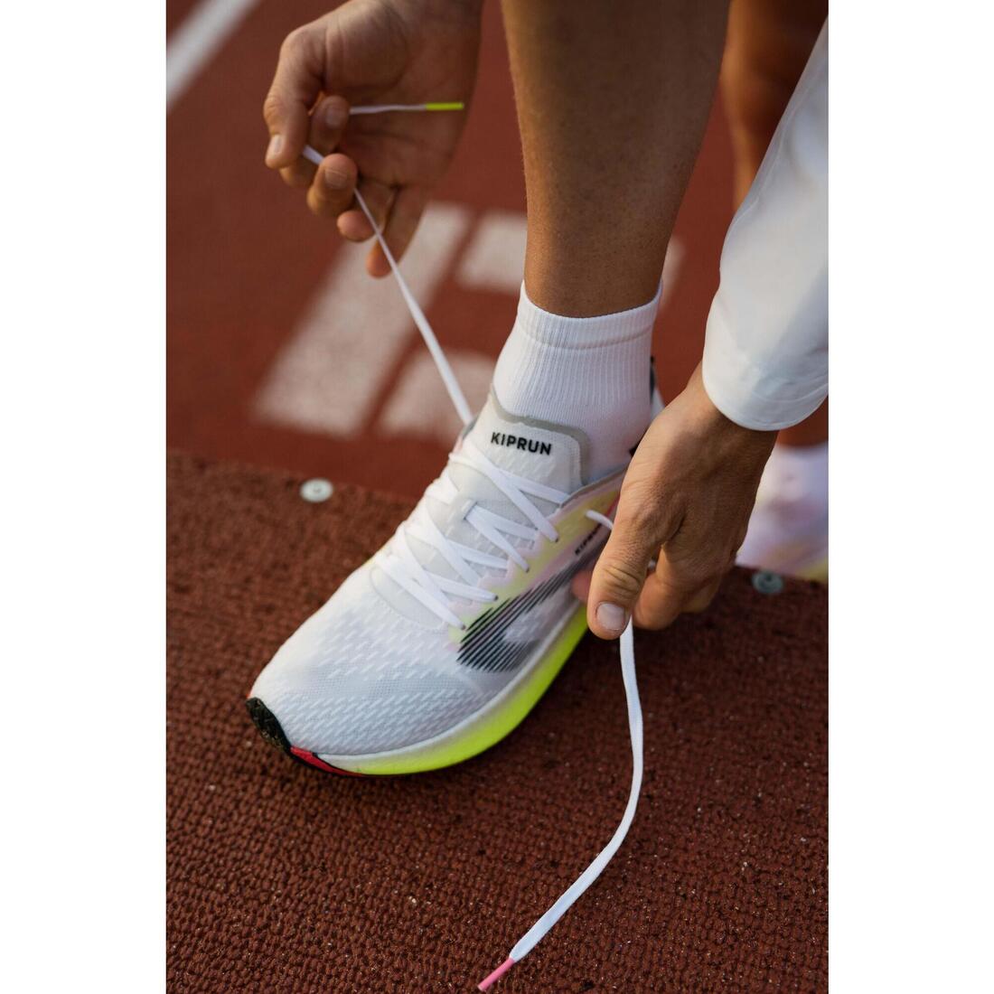 Laufschuhe Herren mit CarbonPlatte KD900X weiss KIPRUN DECATHLON