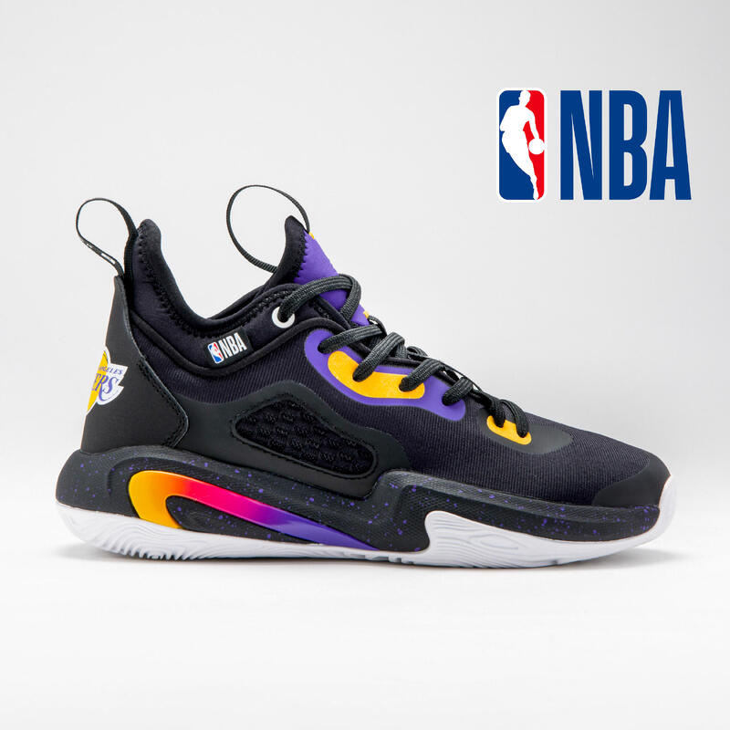 Chaussures de basketball NBA Los Angeles Lakers enfant - SE900 MINI ME noir