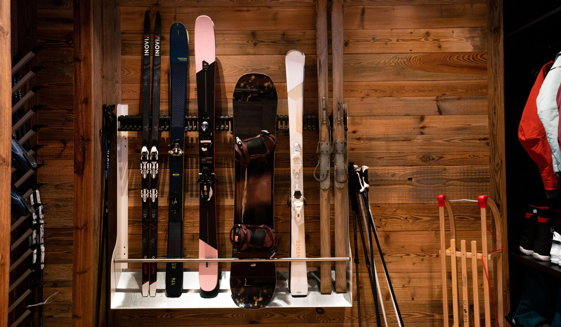 How to maintain downhill skiing without waxing