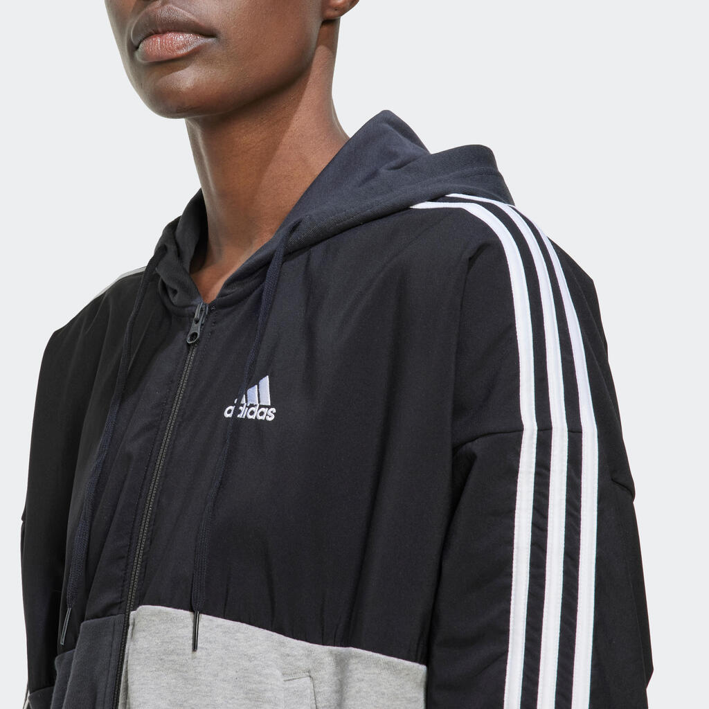 ДАМСКО ГОРНИЩЕ С КАЧУЛКА ЗА ФИТНЕС ADIDAS COLOR BLOCK, ЧЕРНО/СИВО