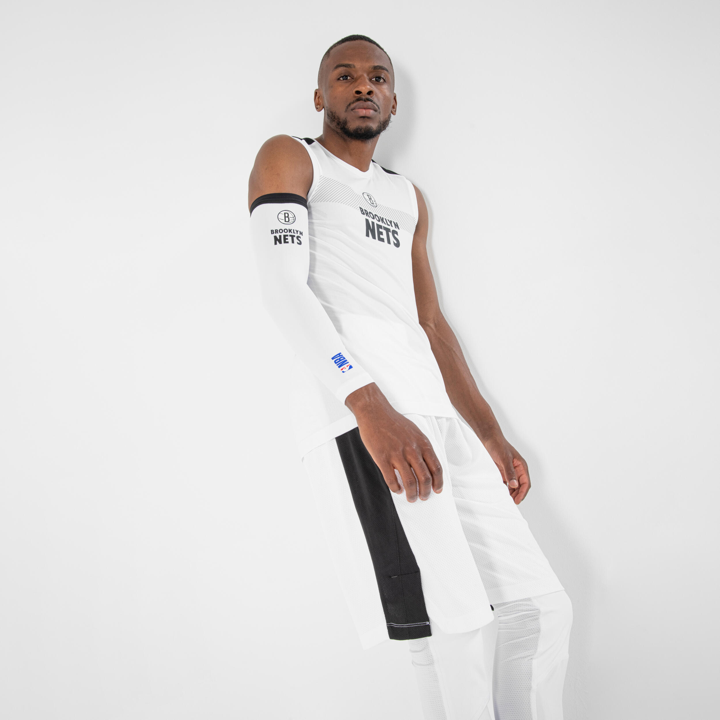 Adult Basketball Sleeve E500 - NBA Brooklyn Nets/White 6/8