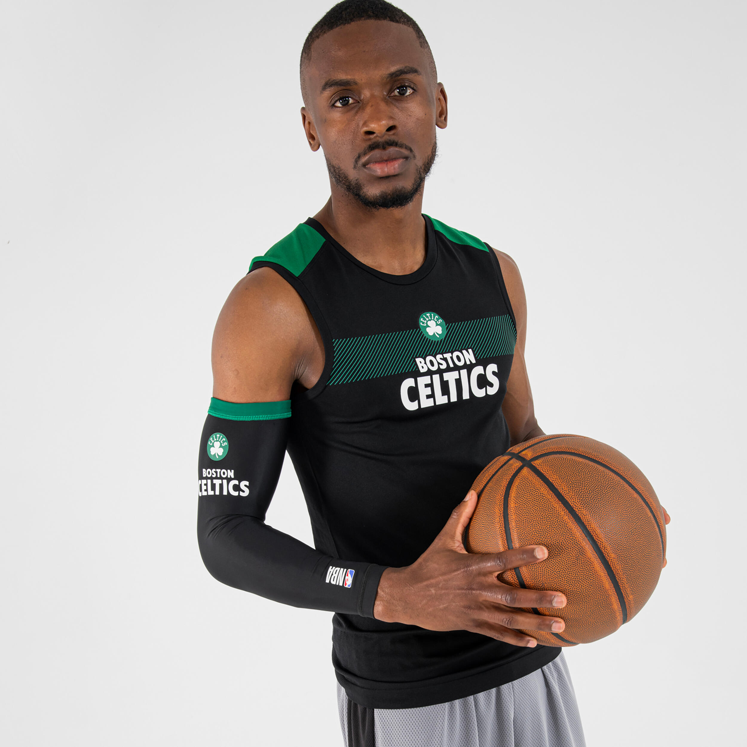 TARMAK Adult Basketball Elbow Guard E500 - Black/NBA Boston Celtics