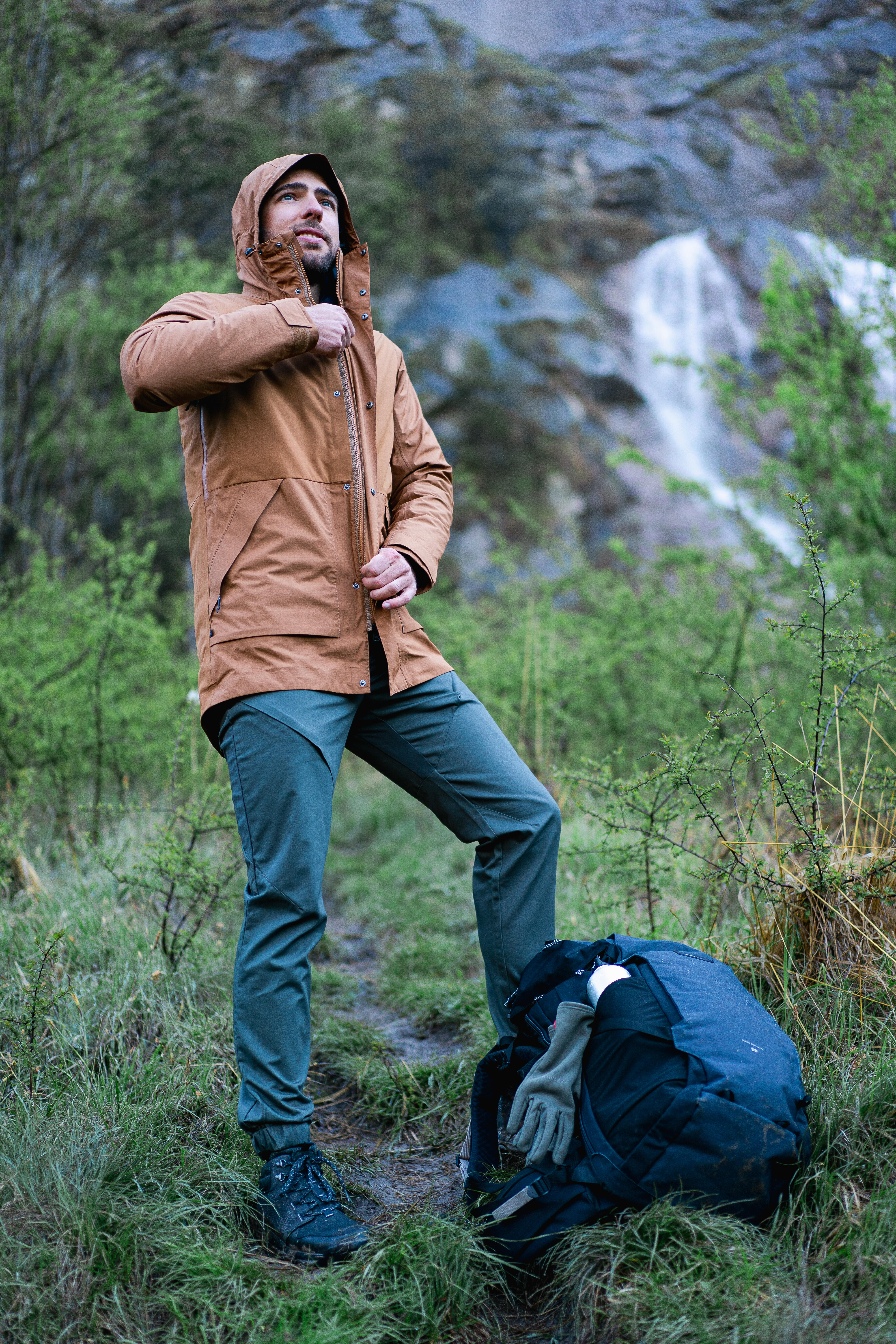 Men’s Hiking Jacket - Travel 900 - QUECHUA