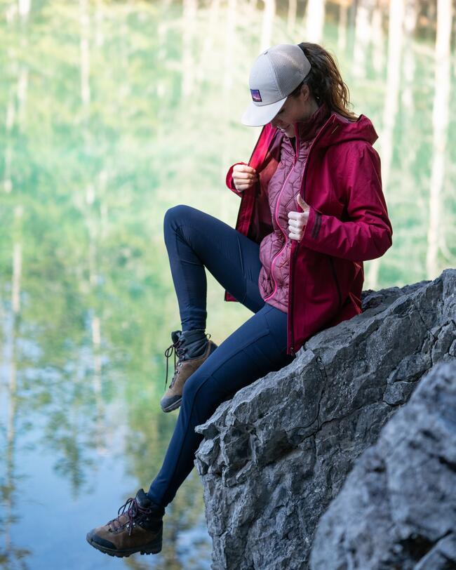 Stevige legging voor trekking en backpacken dames Travel 500