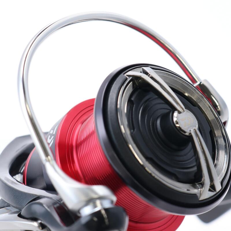 Mulinello pesca con gli artificiali Daiwa Fuego LT 2500