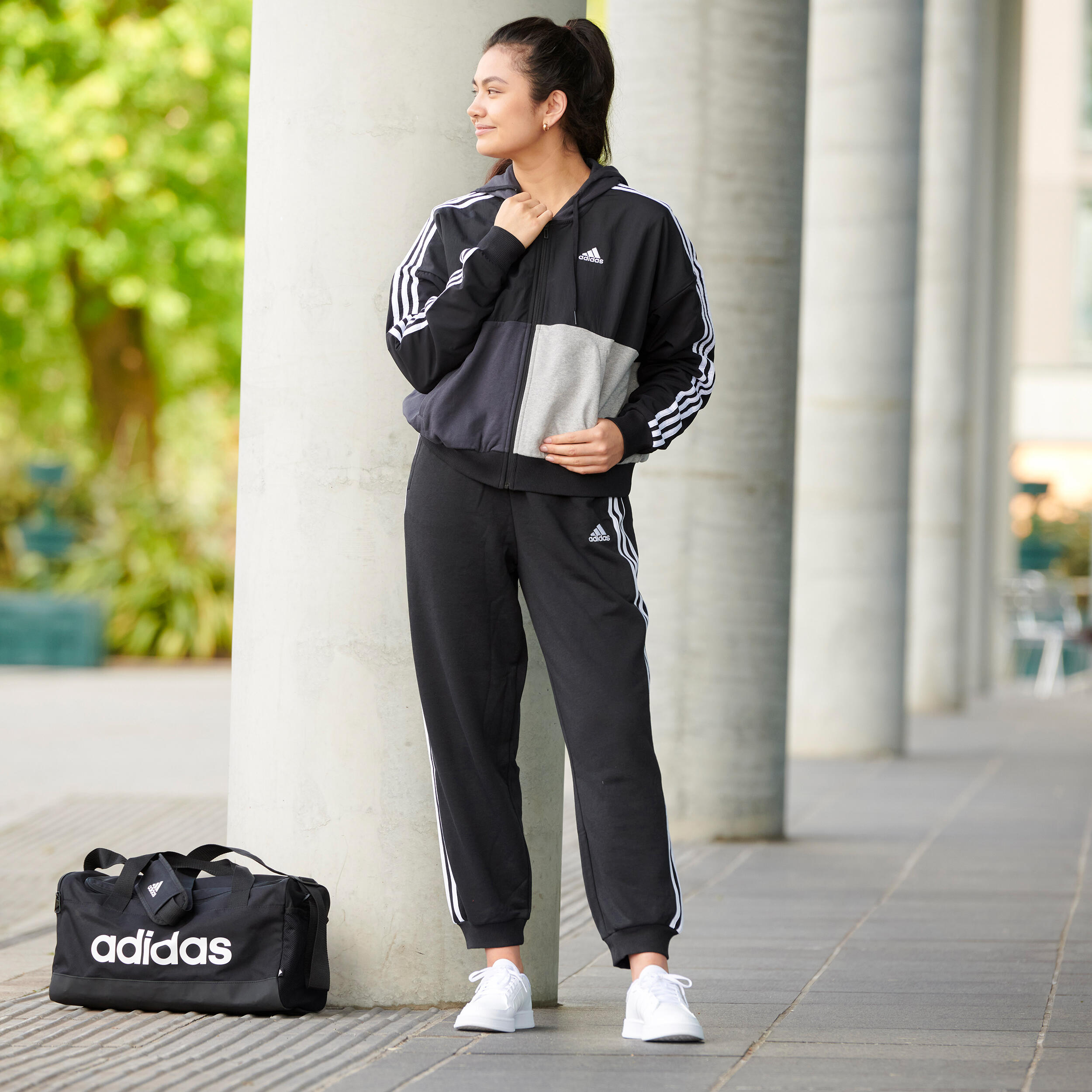 CALÇAS DE GINÁSTICA E PILATES ADIDAS CORE LOUNGE MULHER PRETO 7/12