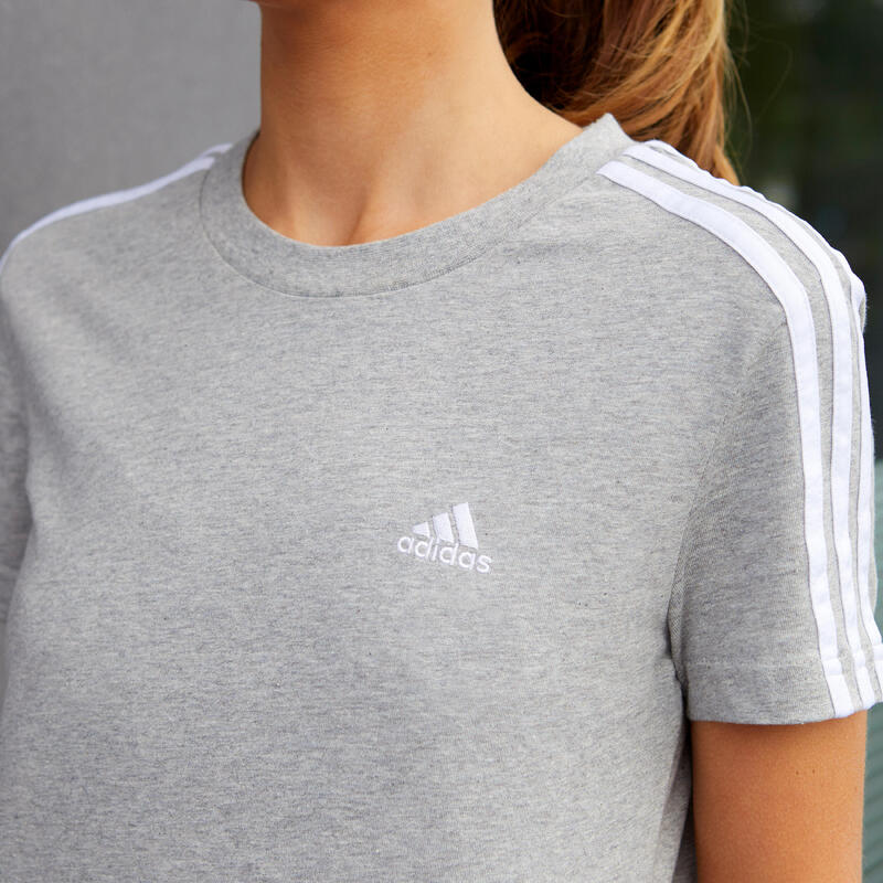 Camiseta mujer manga corta 100% algodón adidas fitness 3 franjas gris jaspeado