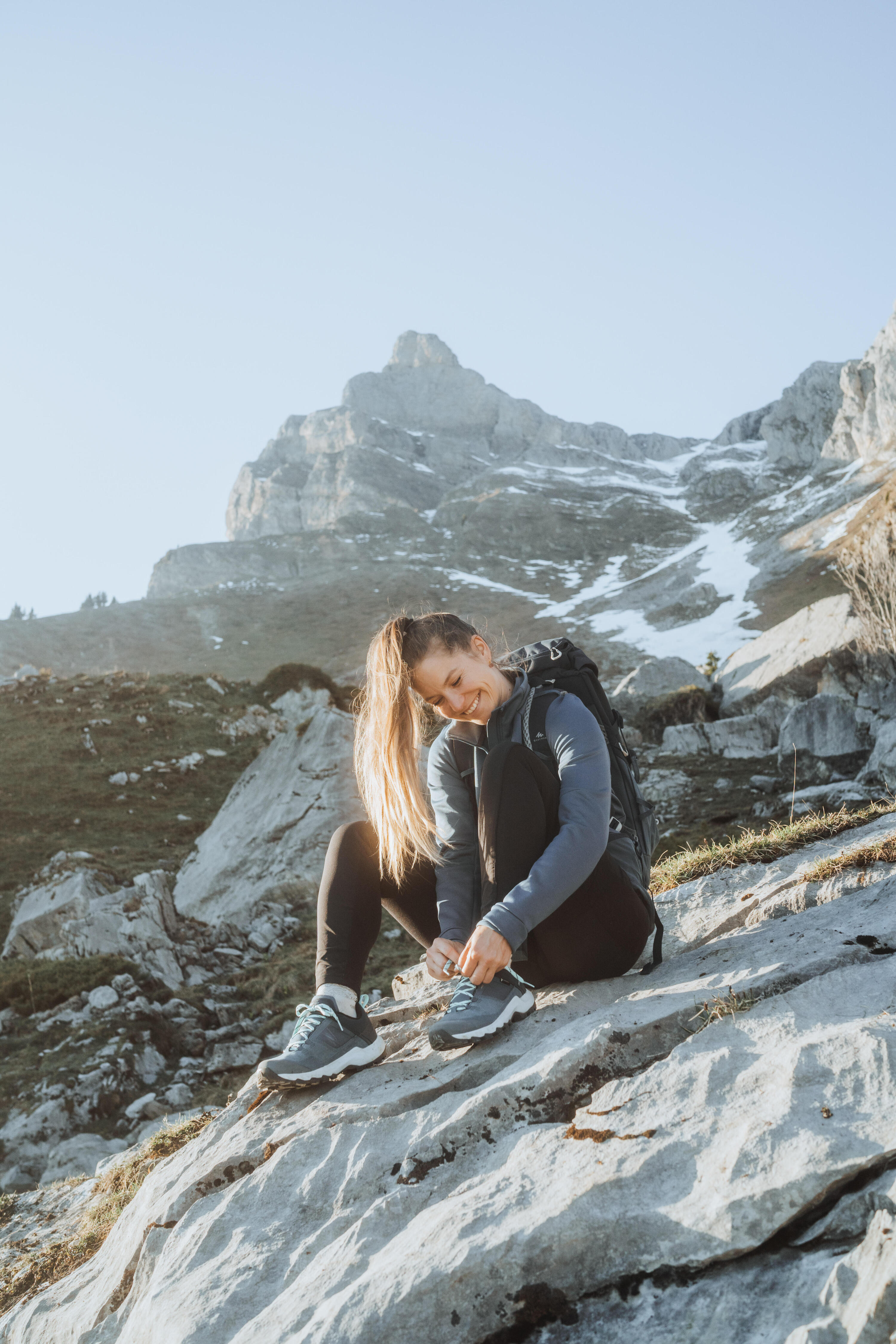 Zapatillas de montaña y trekking impermeables Mujer MH500 azul 5/10