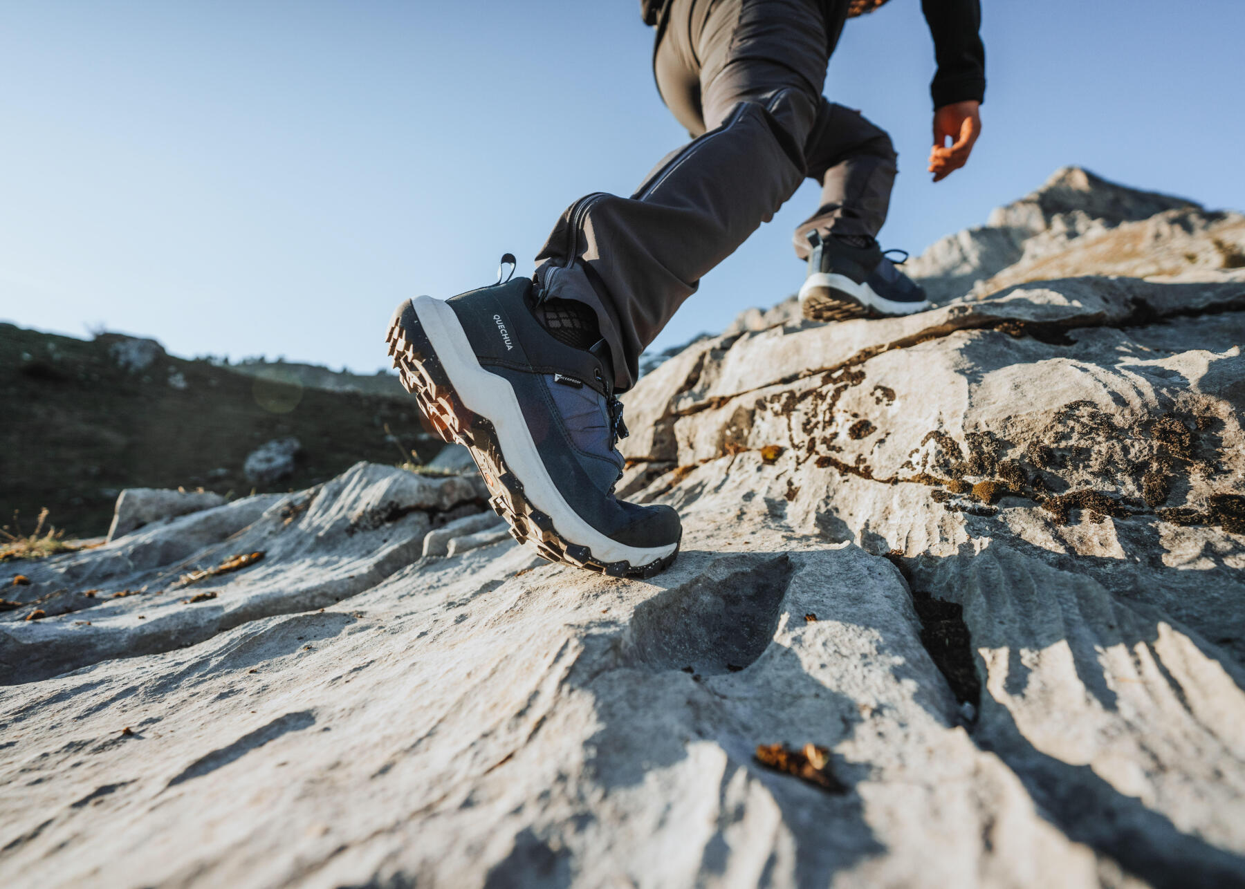 HIKING HOW TO CHOOSE HIKING SOCKS AND SHOES