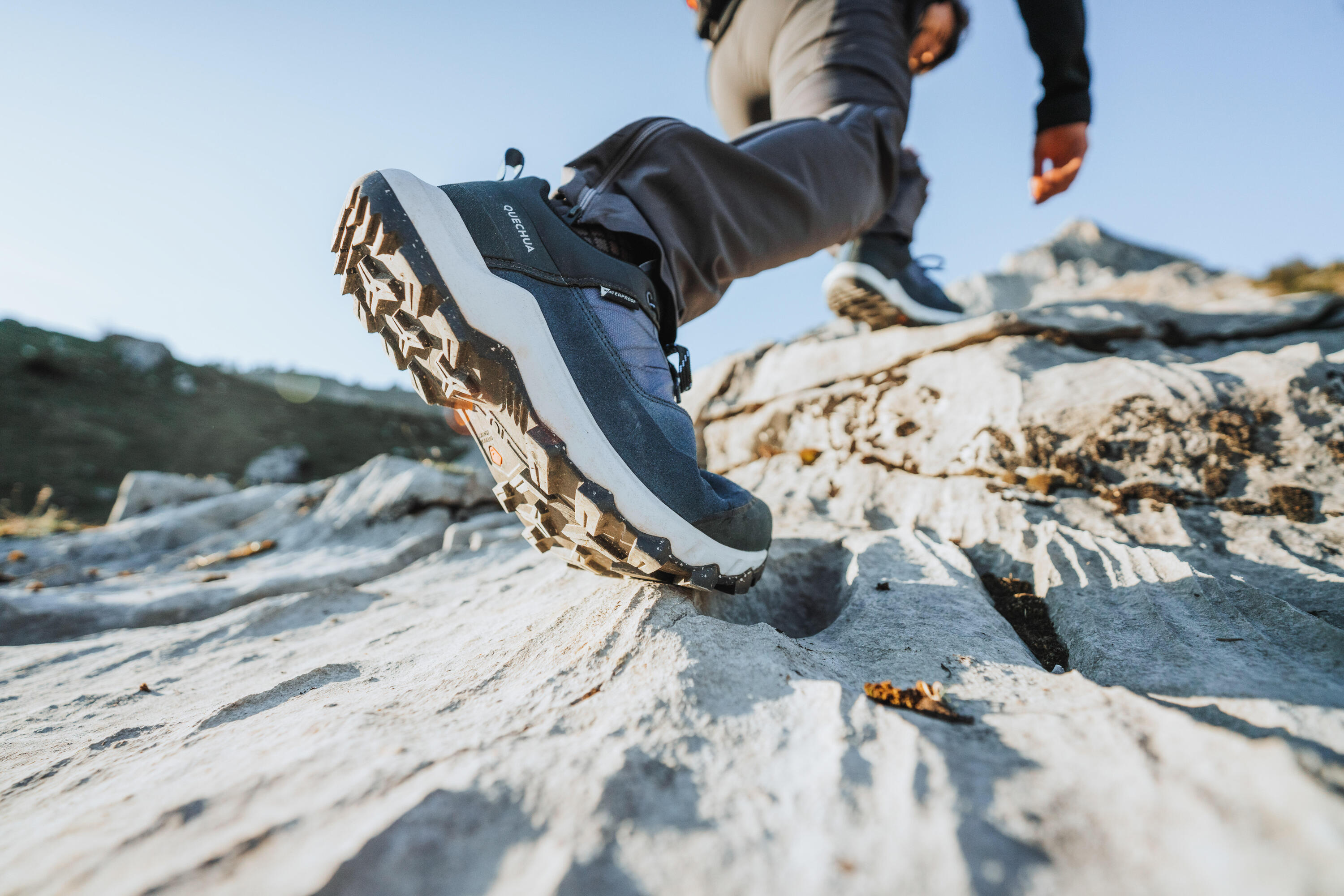 Men's waterproof hiking shoes - MH500 blue 3/10