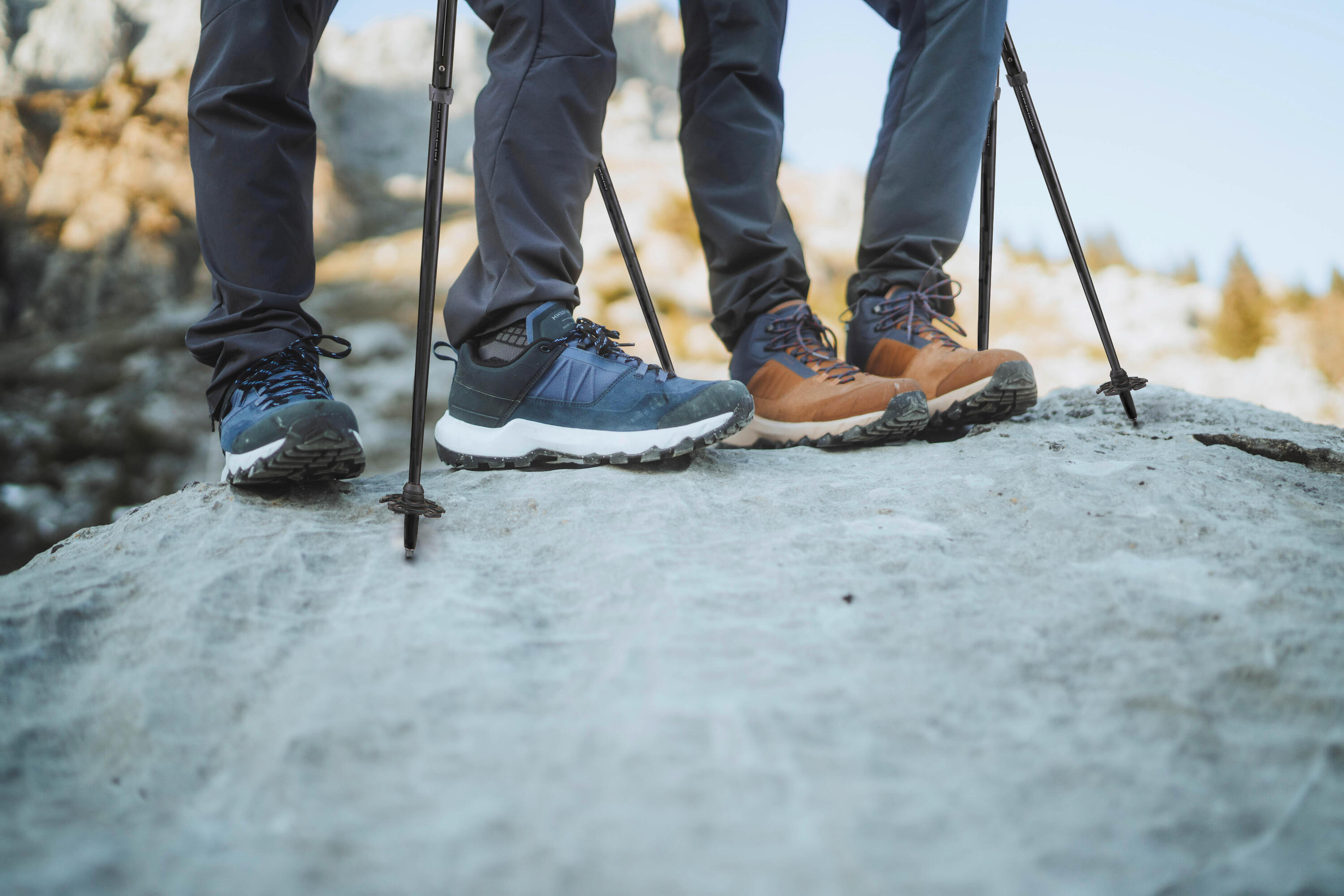 Men's waterproof hiking shoes - MH500 blue 2/8