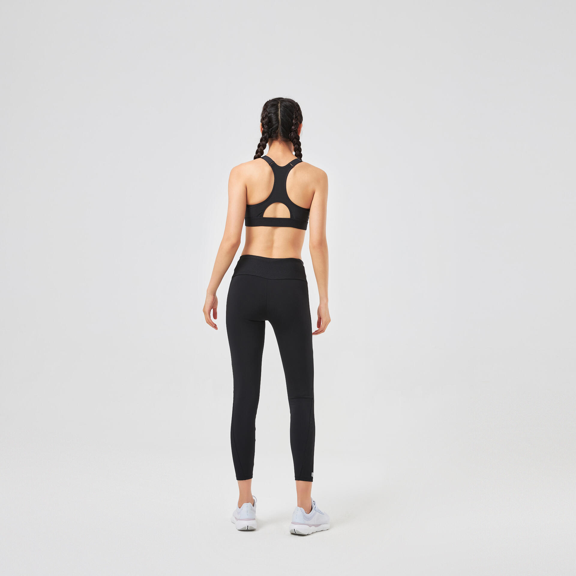 Zip up sports bra: Why the front closure is actually a game changer for your workout