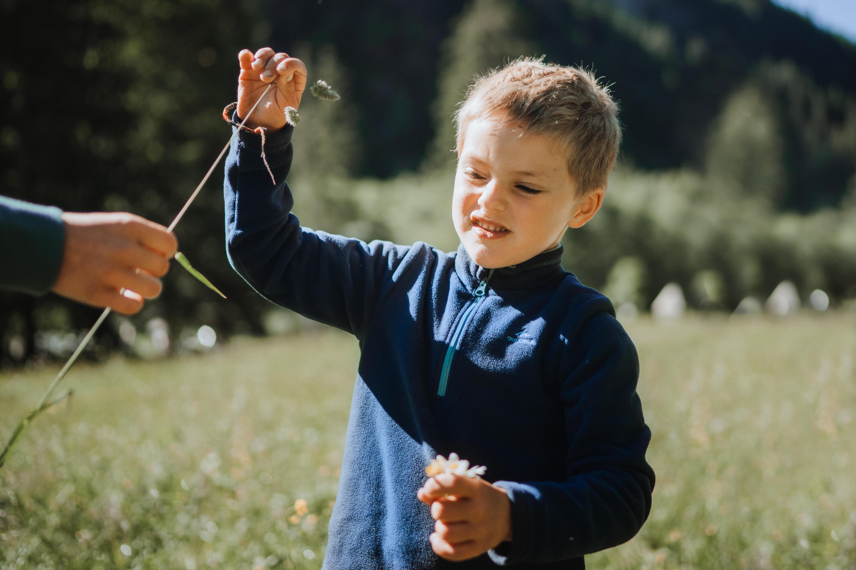 Fleece-Wanderjacke Kinder 2 bis 6 Jahre, MH100 mit halbem Reissverschluss, blau 11/19