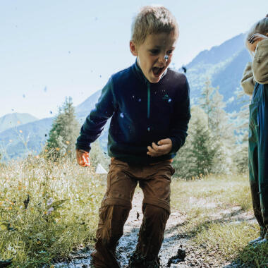 Geocaching für Kinder gestalten! Erfahre alle Wissenwerten Informationen und gestalte eine abenteuerliche Schnitzeljagd für die Kleinsten.