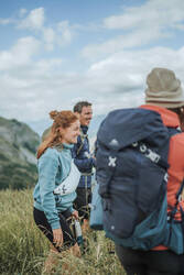 Women's Hiking Fleece Sweatshirt MH100