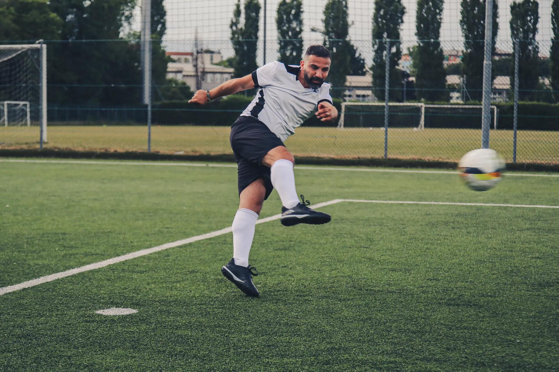 Tus zapatos de fútbol mejoran tu desempeño en la cancha