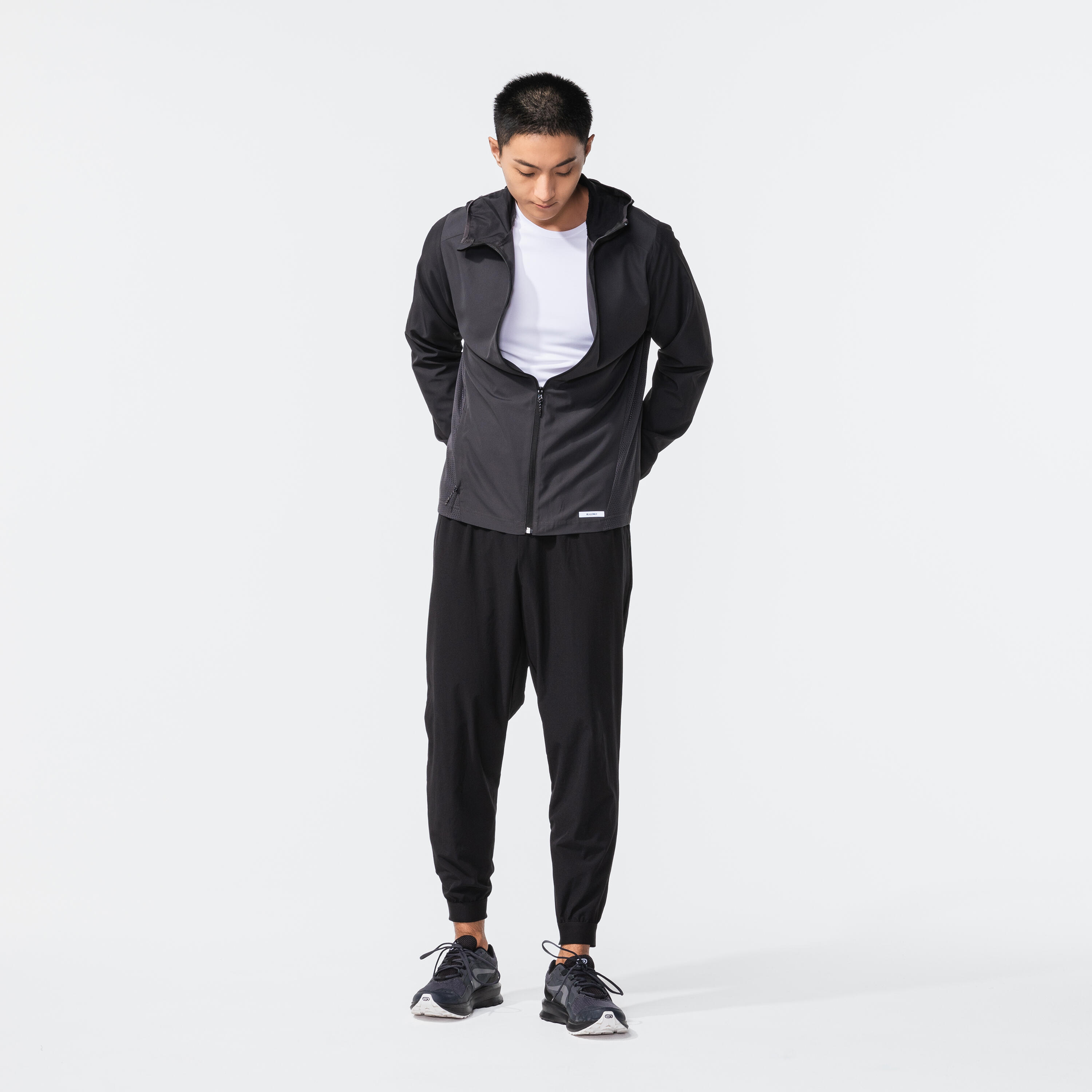 men-run-jacket-wind-hood-black