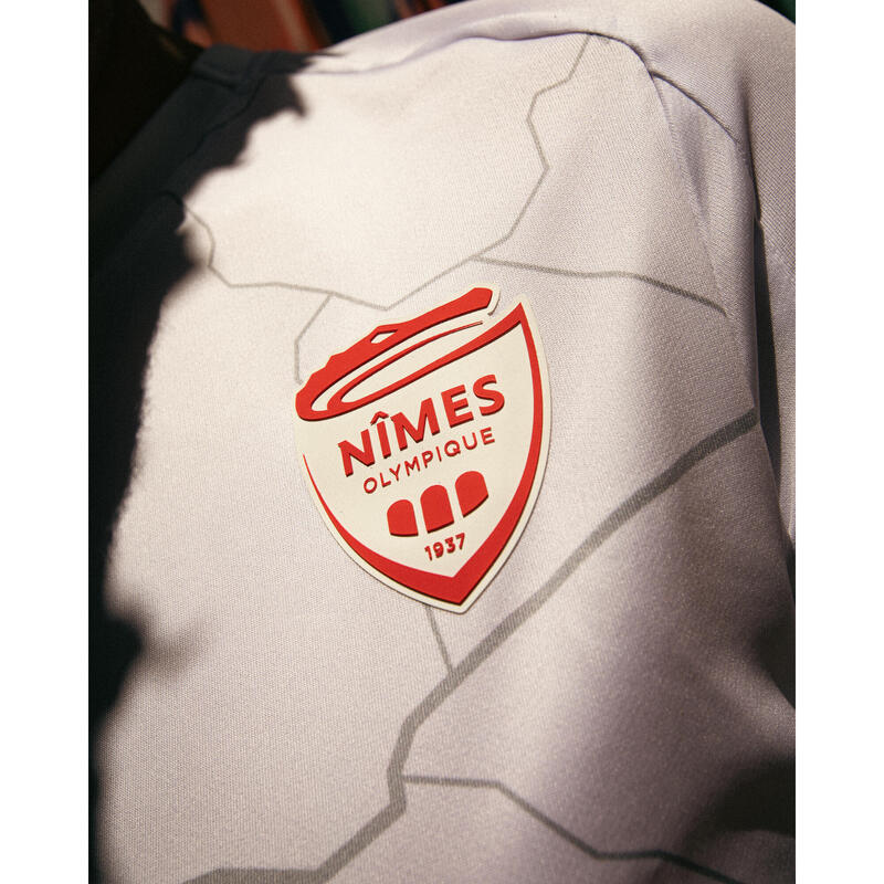 Maillot officiel du Nîmes Olympique 22/23 3eme adulte blanc et rouge