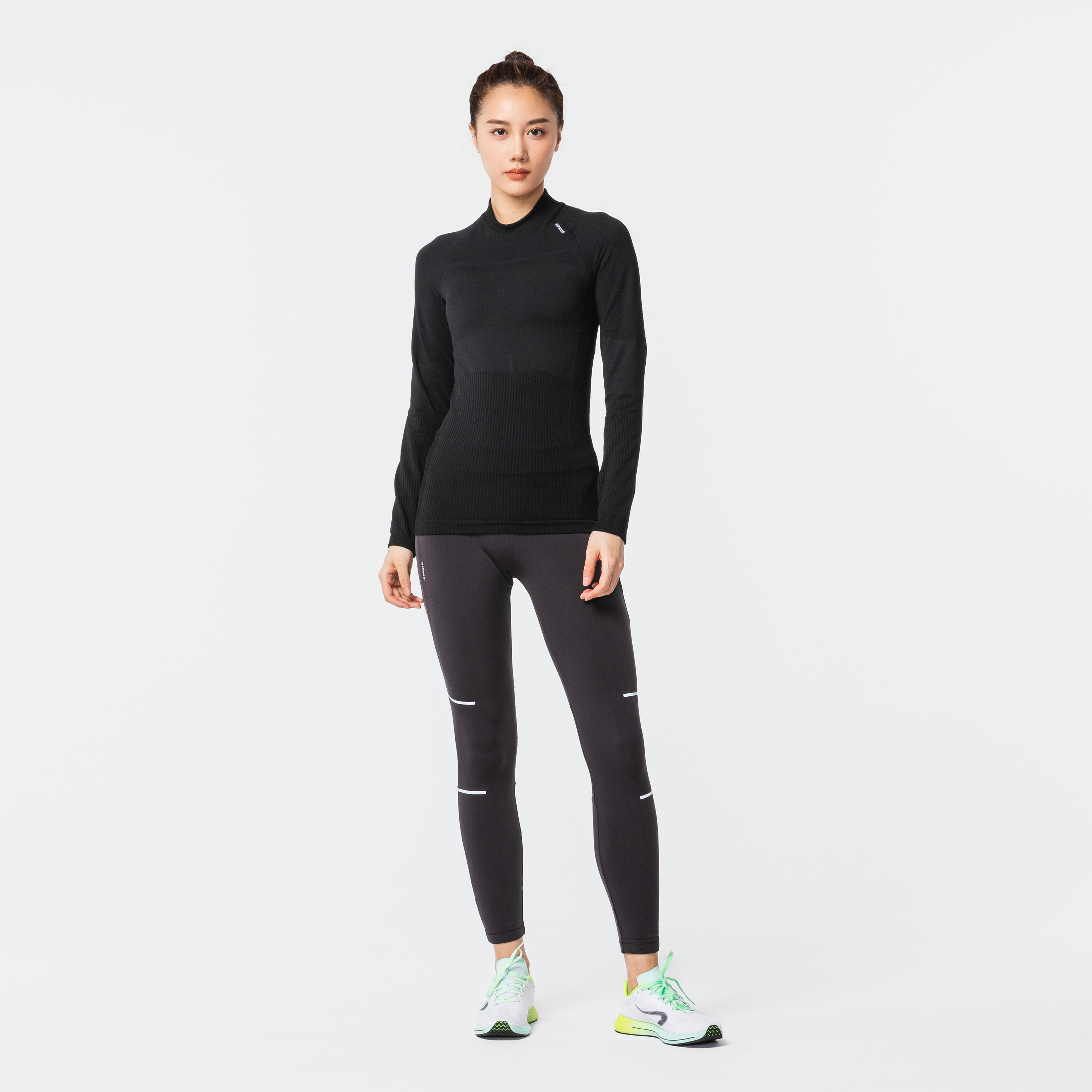 KIPRUN SKINCARE WOMEN'S LONG-SLEEVED SEAMLESS RUNNING T-SHIRT - BLACK