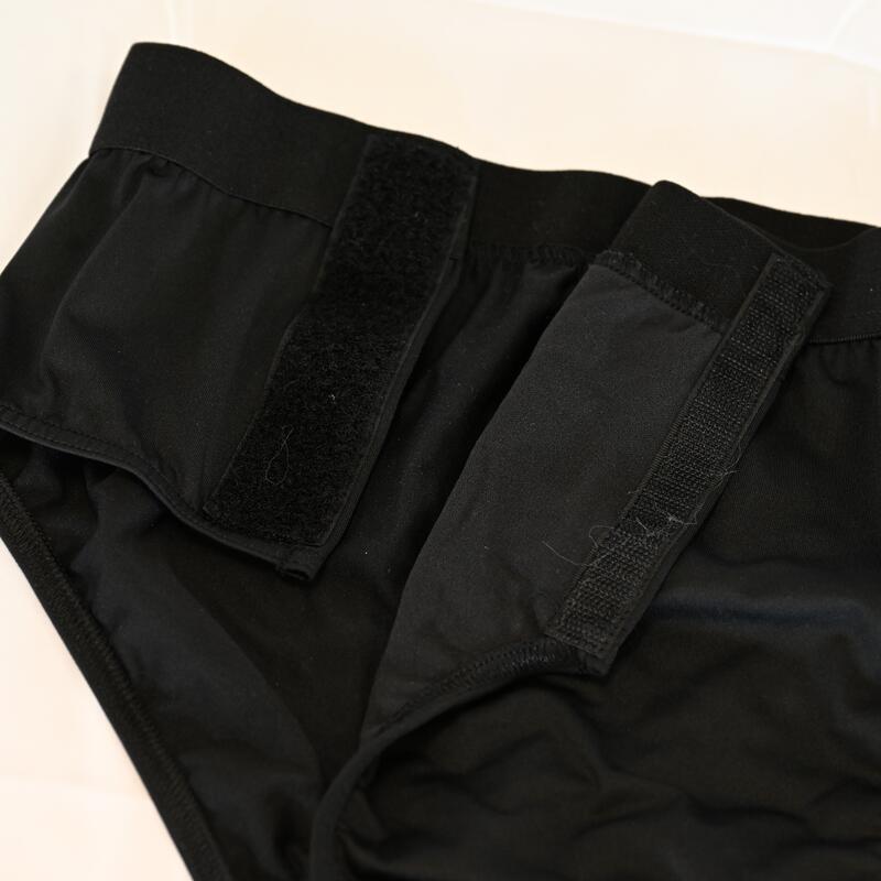 Culotte ouvrante à velcro noire pour femme