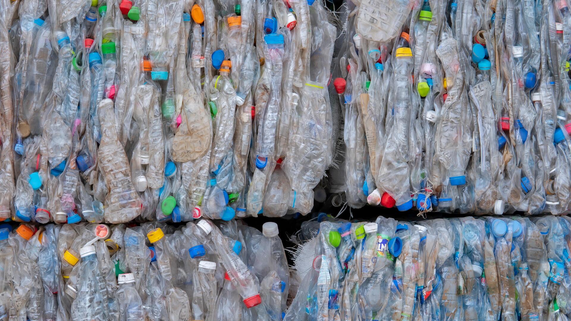 Photo de bouteilles plastiques aplaties