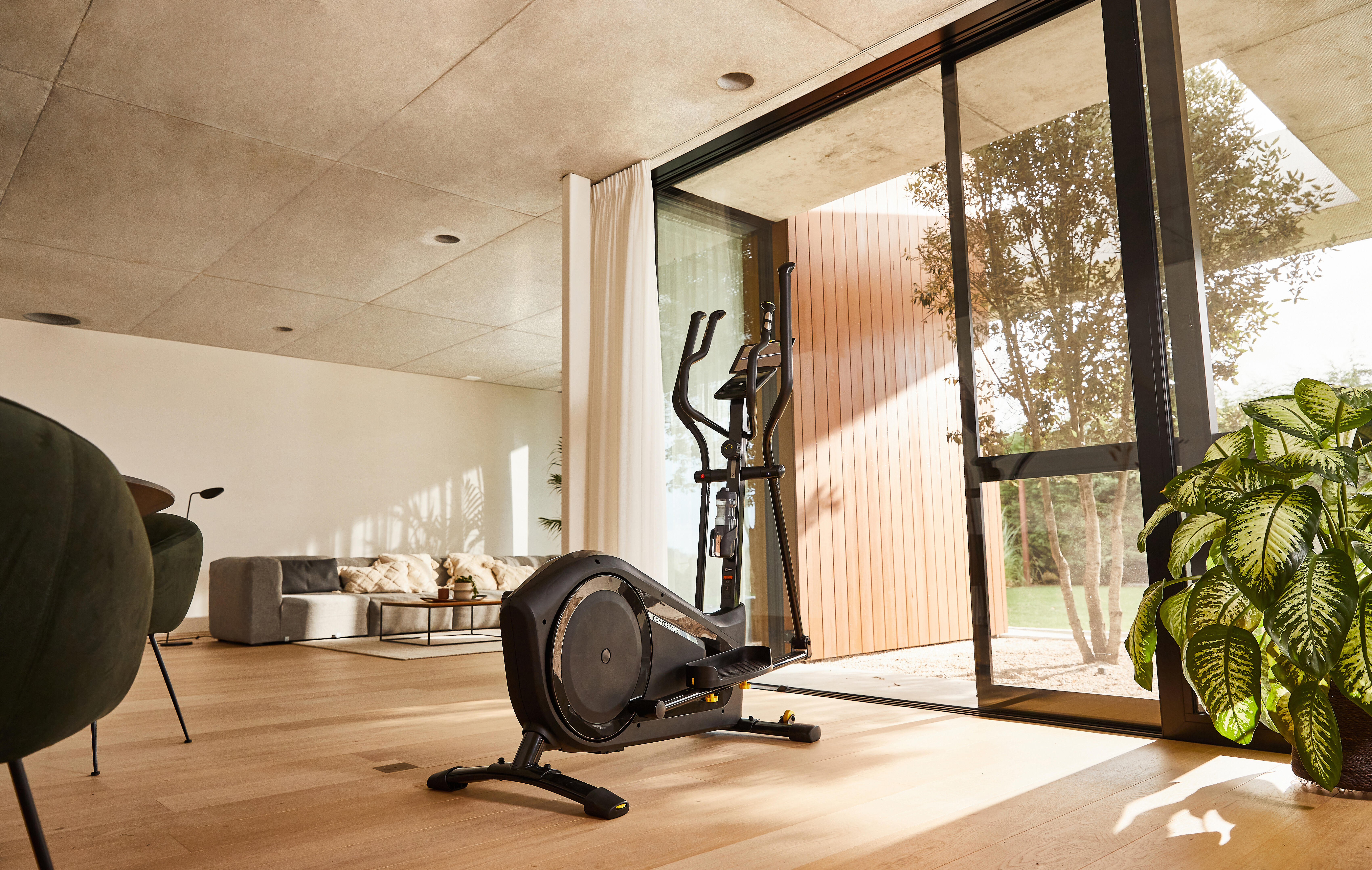 Self-Powered Connected Fitness Elliptical Trainer – EL 540 - DOMYOS