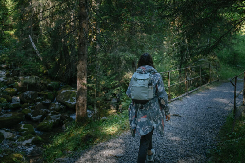 Kurtka turystyczna damska Quechua Raincut Long wodoodporna