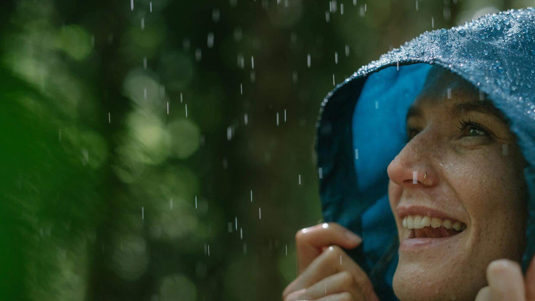 CUM SĂ VĂ SPĂLAŢI JACHETA PENTRU A ÎI REACTIVA HIDROFOBIA?