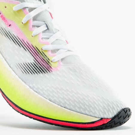 ZAPATILLAS RUNNING PLACA CARBONO HOMBRE KIPRUN KD900X BLANCAS