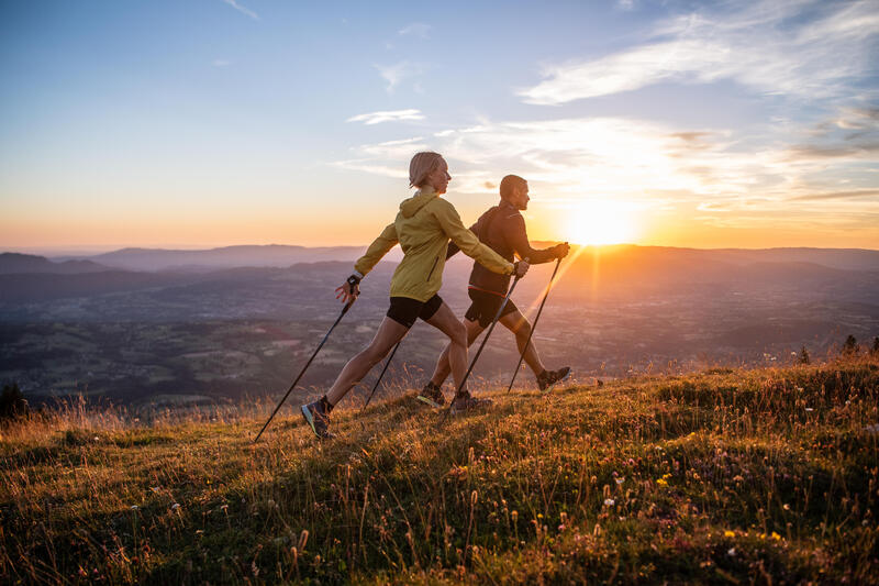 W co się zaopatrzyć, aby uprawiać nordic walking | Blog Decathlon